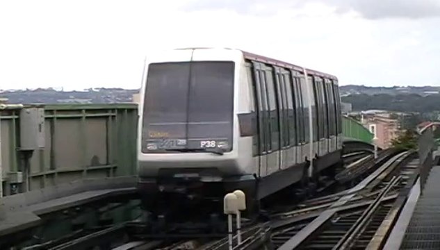 VAL208 : Arrivée à la station Jolimont sur la ligne A du métro de Toulouse