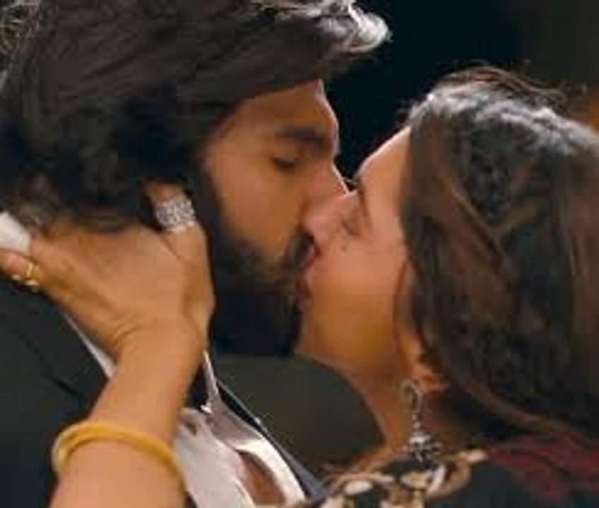 Ranveer Sing Prapose To  Deepika Padukone | Just Hungama