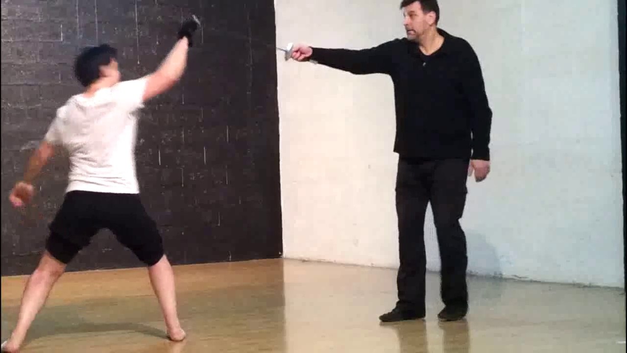 Artistic fencing lesson. Frédéric Trin