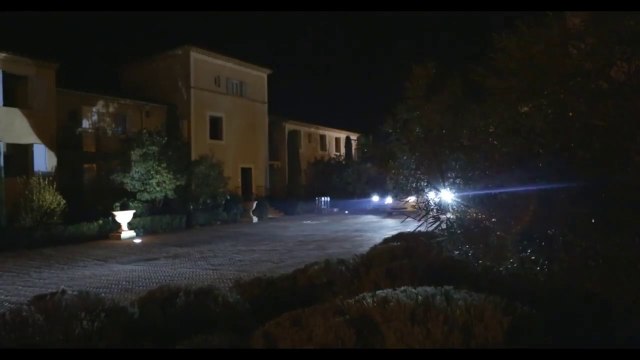 Awesome silent race : Nissan LEAF 100% Electric - Silent Ride