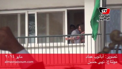 مبارك وسوزان يحييان أنصارهما من حجرته في ذكرى ميلاده