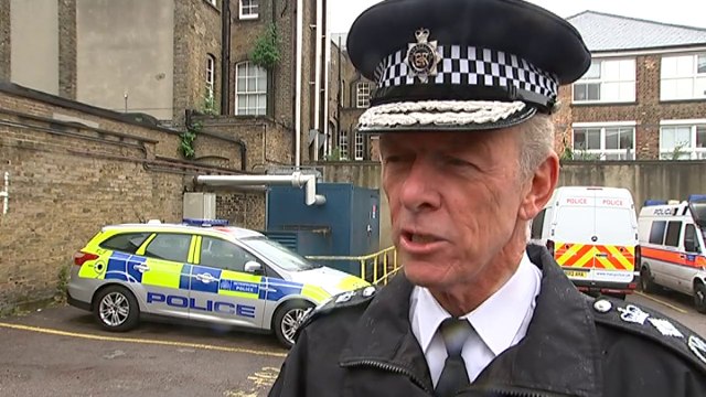 Met chief backs trial use of body cameras by police