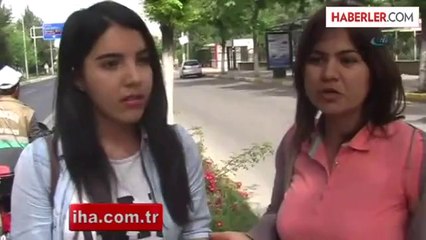Minik Serçe Ölen Eşinin Başında Saatlerce Bekledi