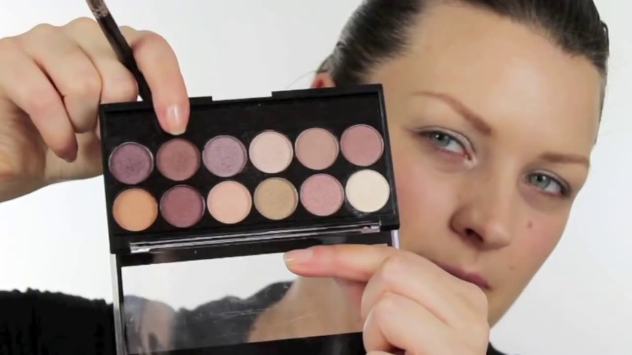 EASY ADELE MAKE-UP