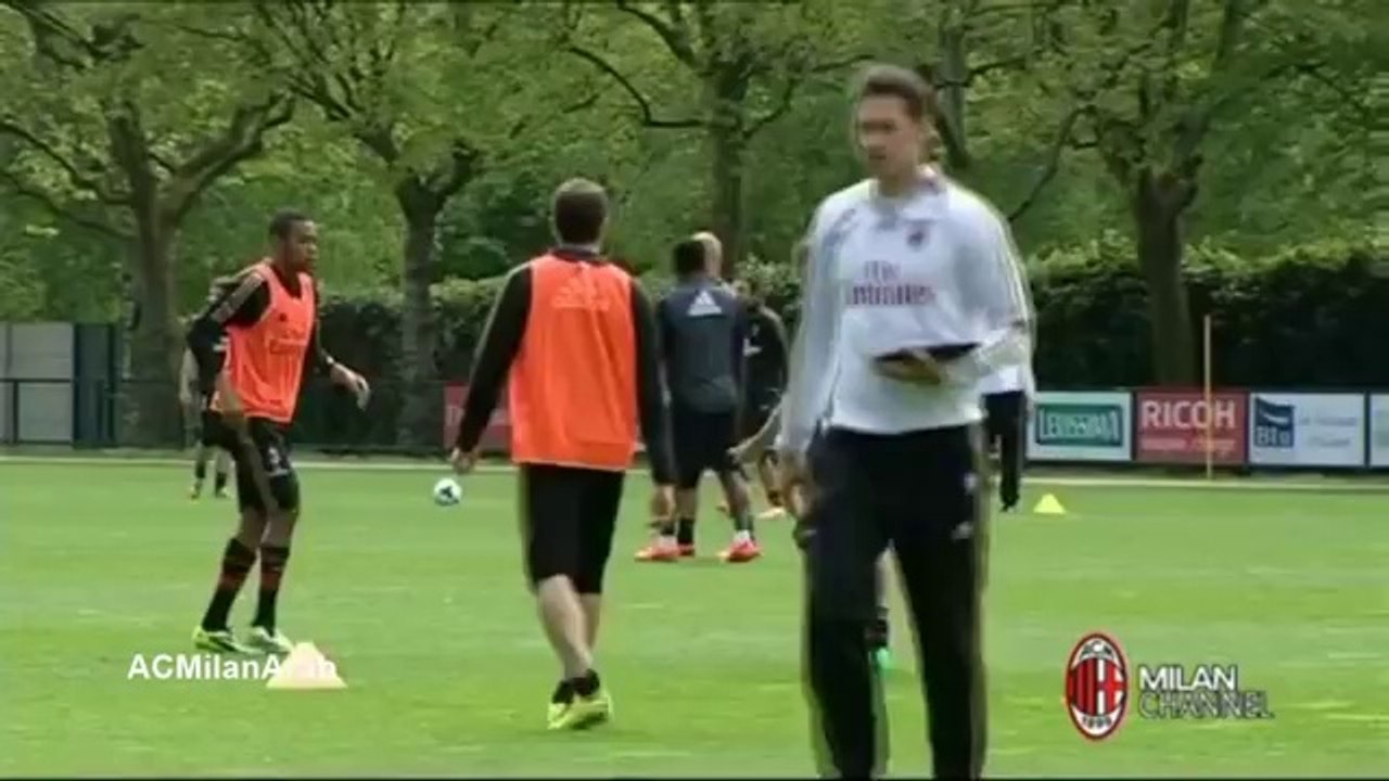Robinho vs El Shaarawy in training
