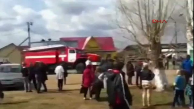 Fedakar baba çocuklarını 4. kattan attı FM HABER