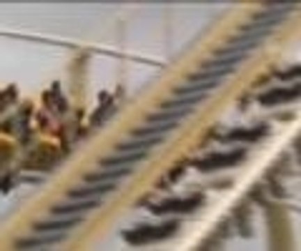 Adrenalin tutkunu dede, gençlere taş çıkartıyor