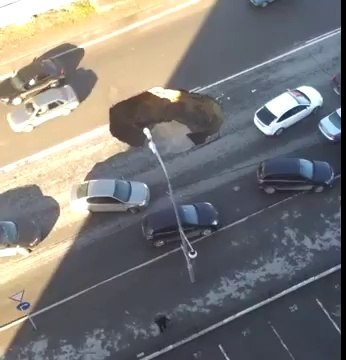 Doline sur la route en Russie