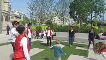 Performeurs Urbains dans les Jardins des Halles avec les Renards Urbains