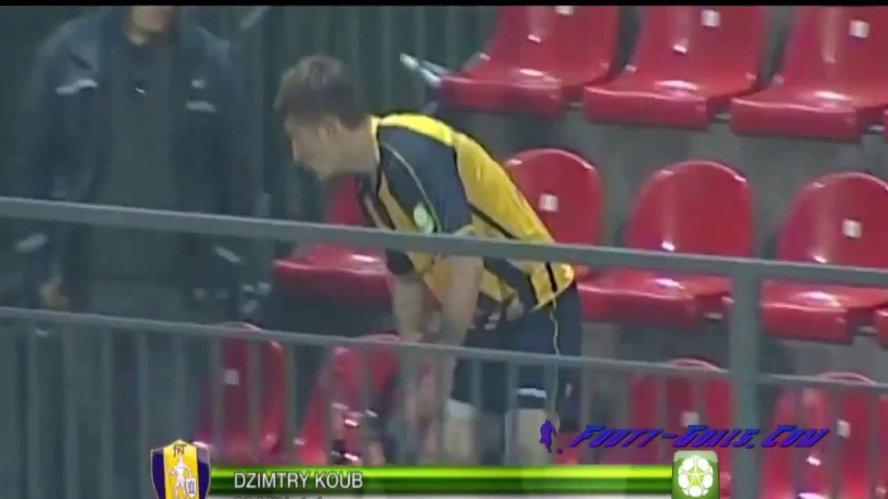 Il marque un but et va s'applaudir en tribune - Célébration de but
