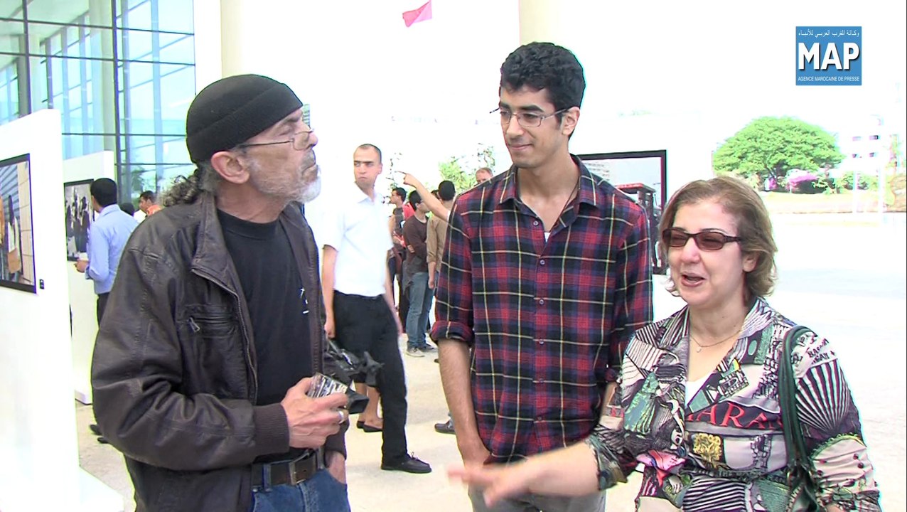 Exposition des meilleures prises de vue d'un concours de photographies contre le racisme