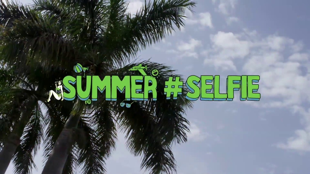 Summertime #SELFIE from the Streets of Miami // The Chainsmokers