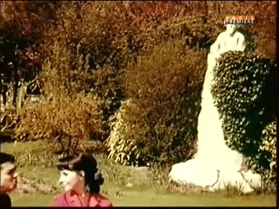 Enrico Macias - Paris Tu M'as Pris Dans Tes Bras (with Lyrics)