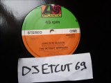 THE DETROIT SPINNERS -LOVE IS IN SEASON (RIP ETCUT)ATLANTIC REC 84