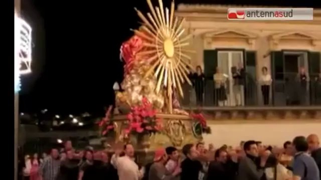 TG 08.05.14 Maglie: operaio travolto da statua, fratture al bacino