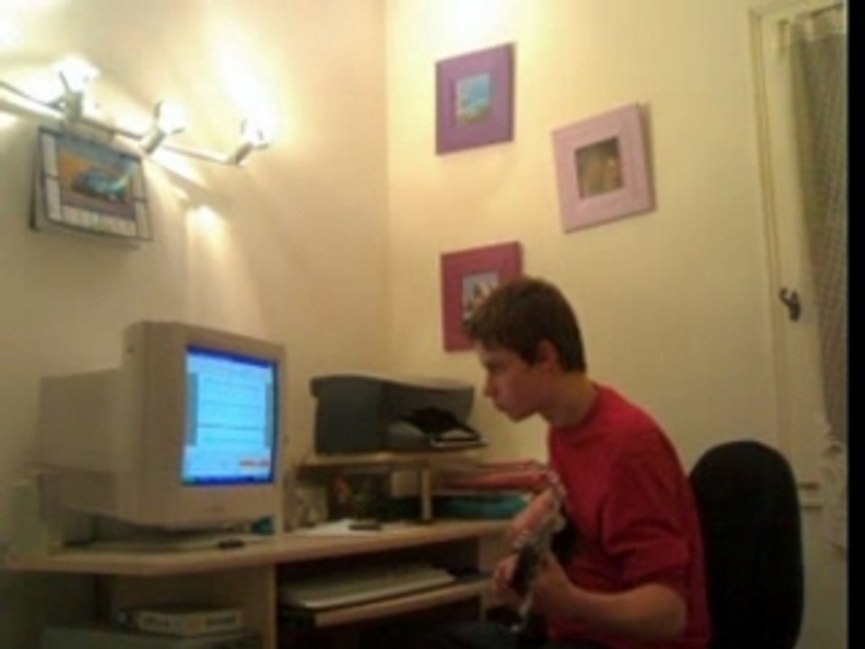 Samantha delire guitare basse