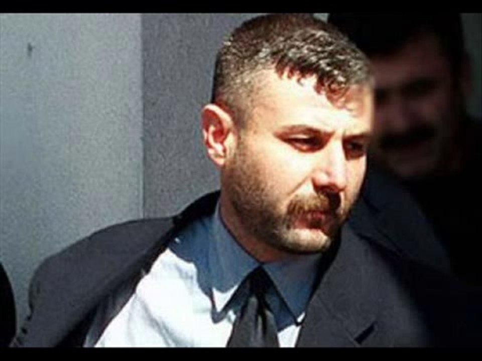 Azer Bülbül - Yüzümüz Gülmedi Bizim