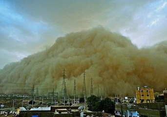Huge Sandstorm Sweeps Through Egyptian City of Aswan