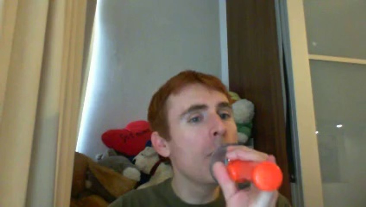 Wiwi égratigne "change petit ange" de Bernard Constant