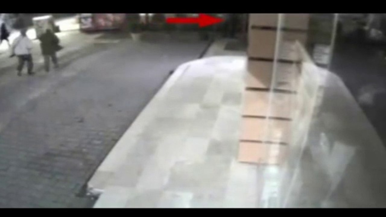 Berkin Elvan için protesto gösterilerine katıldı, gaz fişeğiyle gözünden oldu! İŞTE O AN!