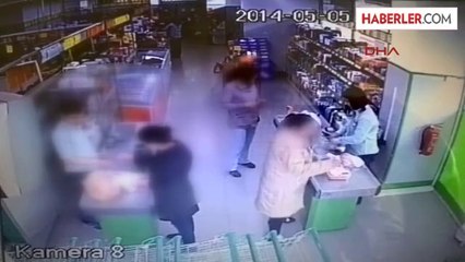 Bebeğini Atmadan Önce Ağzını Koli Bandıyla Bantlamış