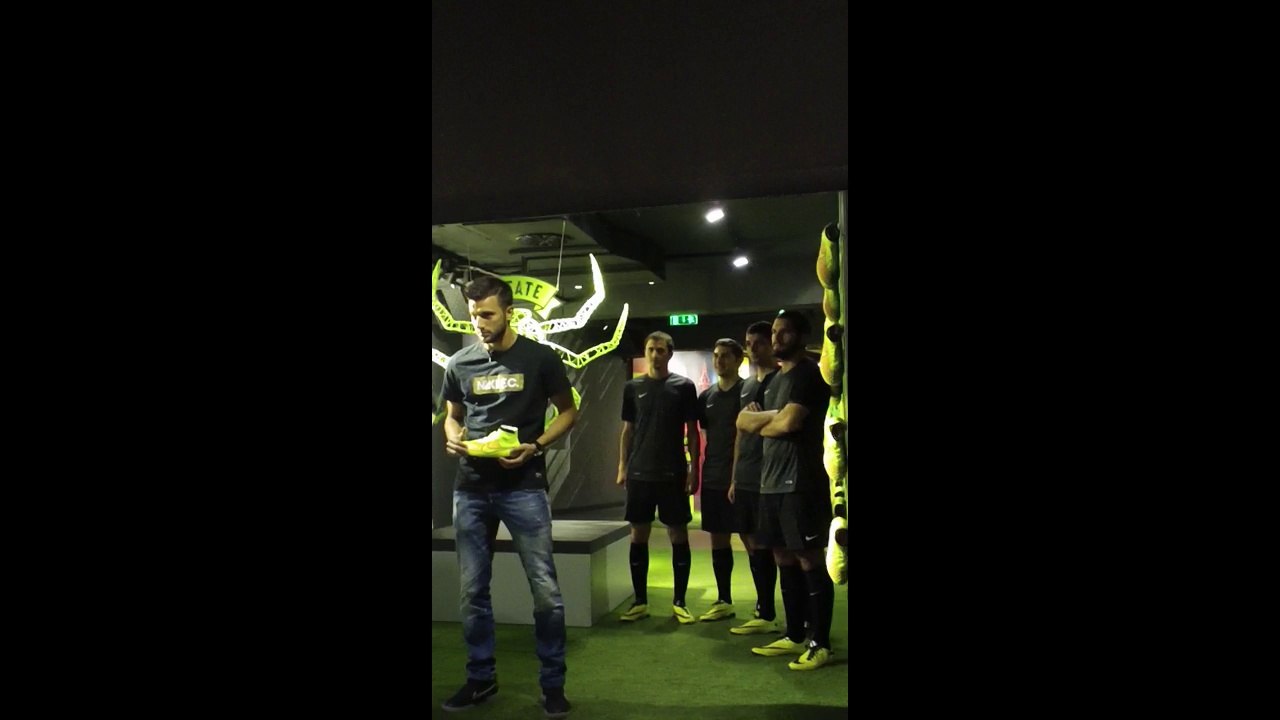 Παρουσίαση παπουτσιού Nike Magista από τον Σάμαρη
