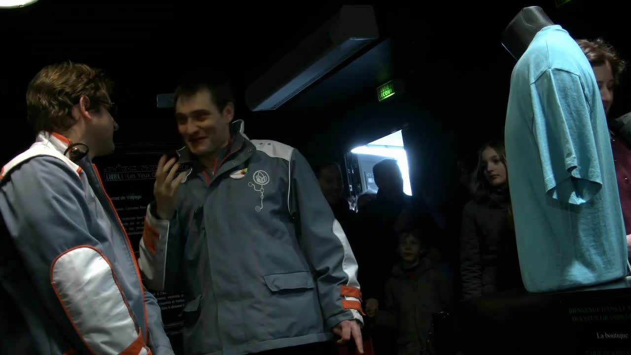 L'association "Les Yeux Grands Fermés"