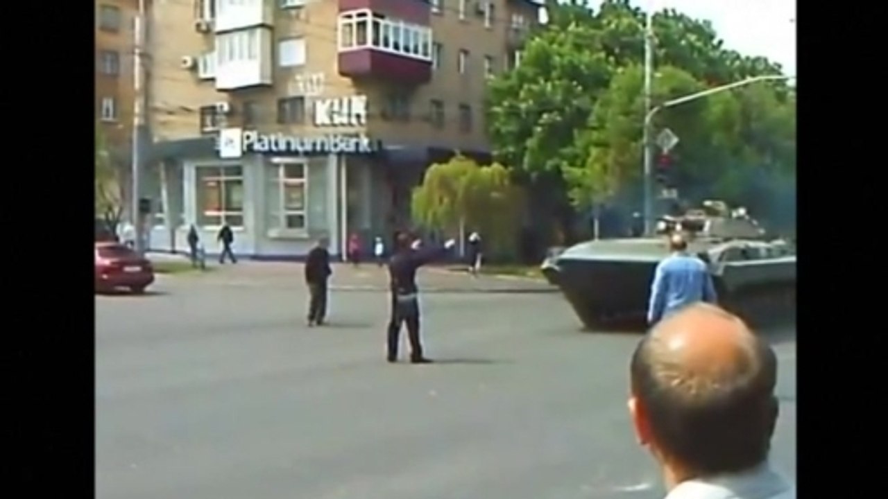 Deadly clashes break out in Mariupol ahead of referendum