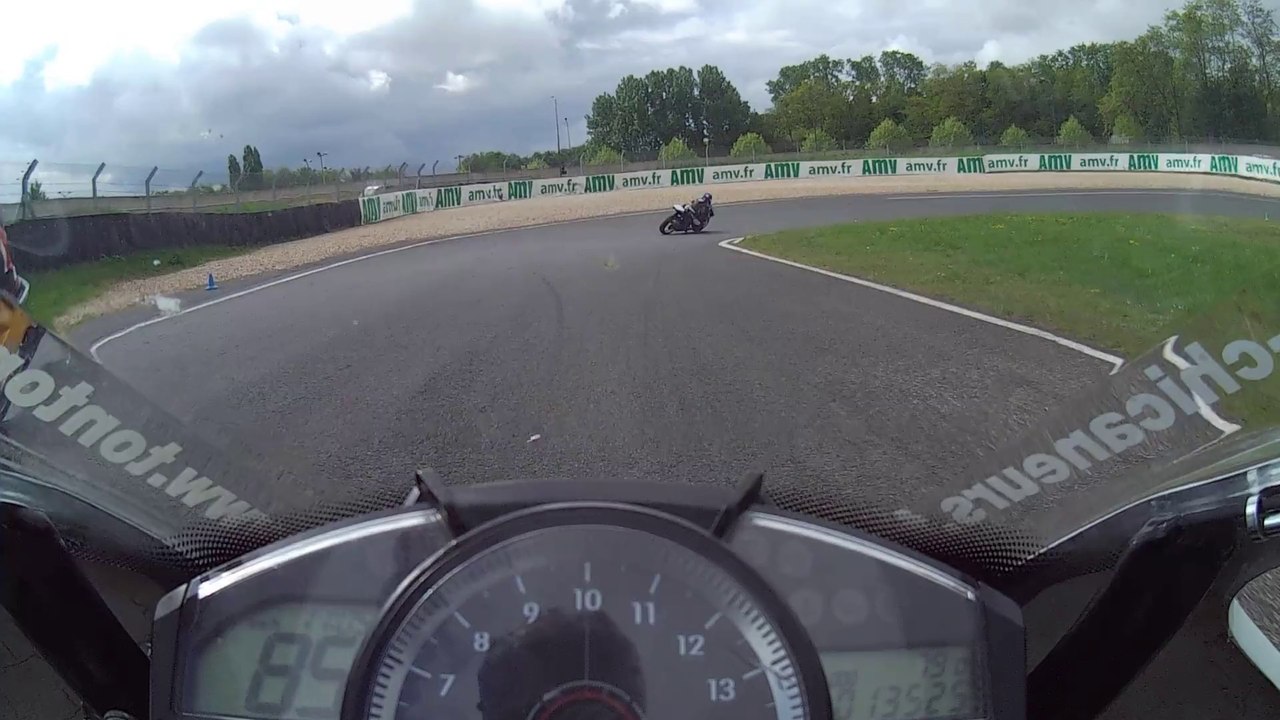 Yan - Circuit Carole - JPMotos 28 avril 2014 11h00