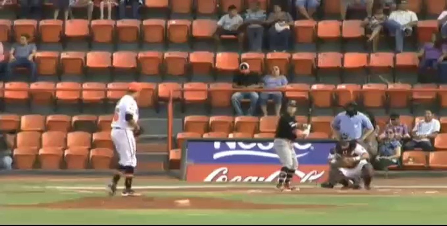 Home Run de Jesse Gutierrez de Toros de Tijuana 13-04-2014