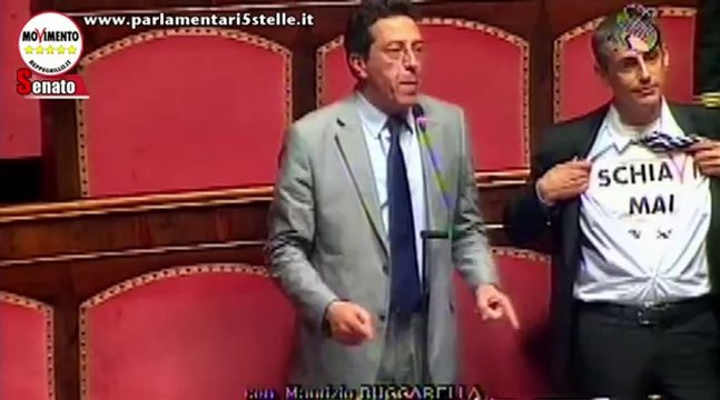 Jobs Act, il M5S si ammanetta in aula al Senato - MoVimento 5 Stelle