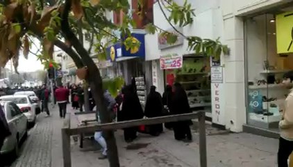 Camiden saraçhaneye yürüyüş
