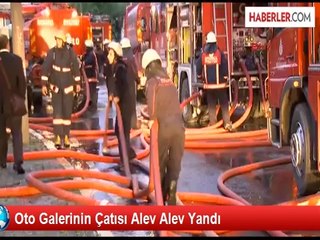 Bahçelievler'de Oto Galerinin Çatısı Alev Alev Yandı