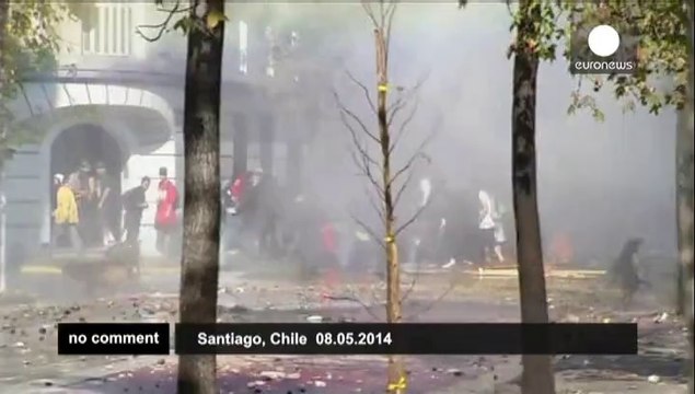 Chilean students clash with police in education reform protests