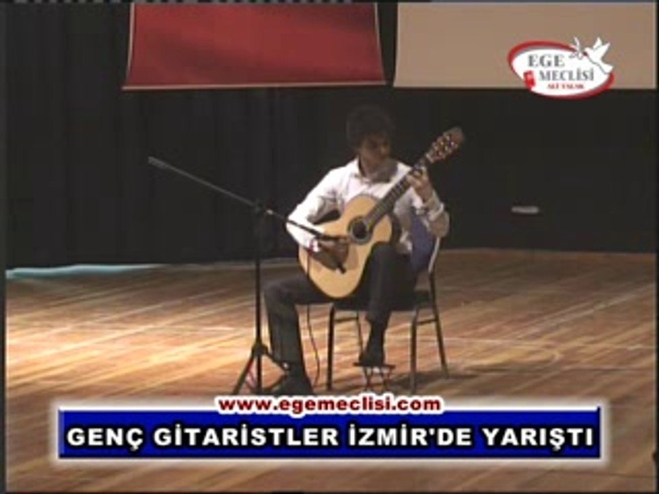 GENÇ GİTARİSTLER İZMİR'DE YARIŞTI
