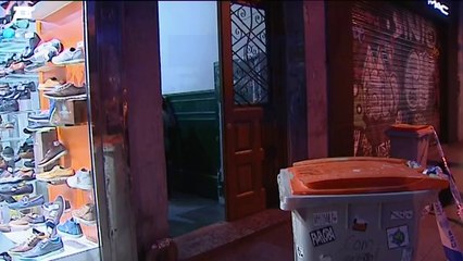 Hallada una mujer degollada en el rellano de una escalera en Madrid