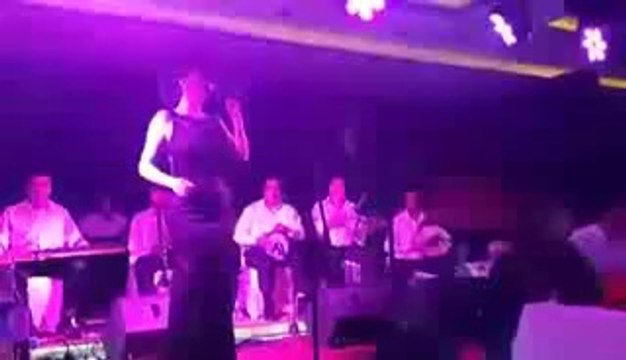 Ebru Yaşar - Yalan Yılbasında Canlı Performans