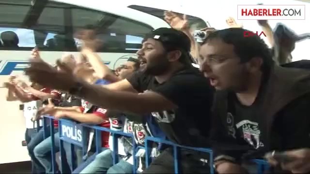 Taraftarın Büyük İlgi Gösterdiği Bilic, Ezilme Tehlikesi Geçirdi