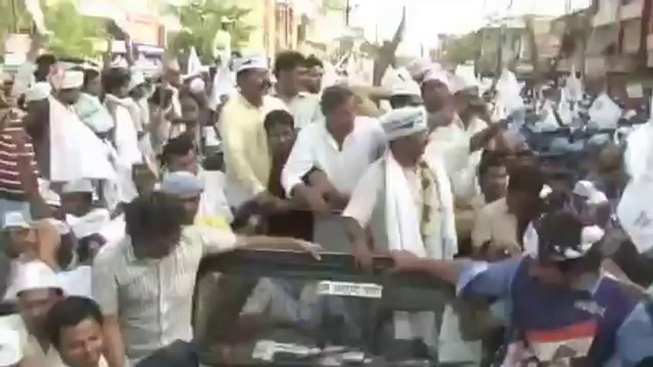 Kejriwal's RoadShow at Varanasi