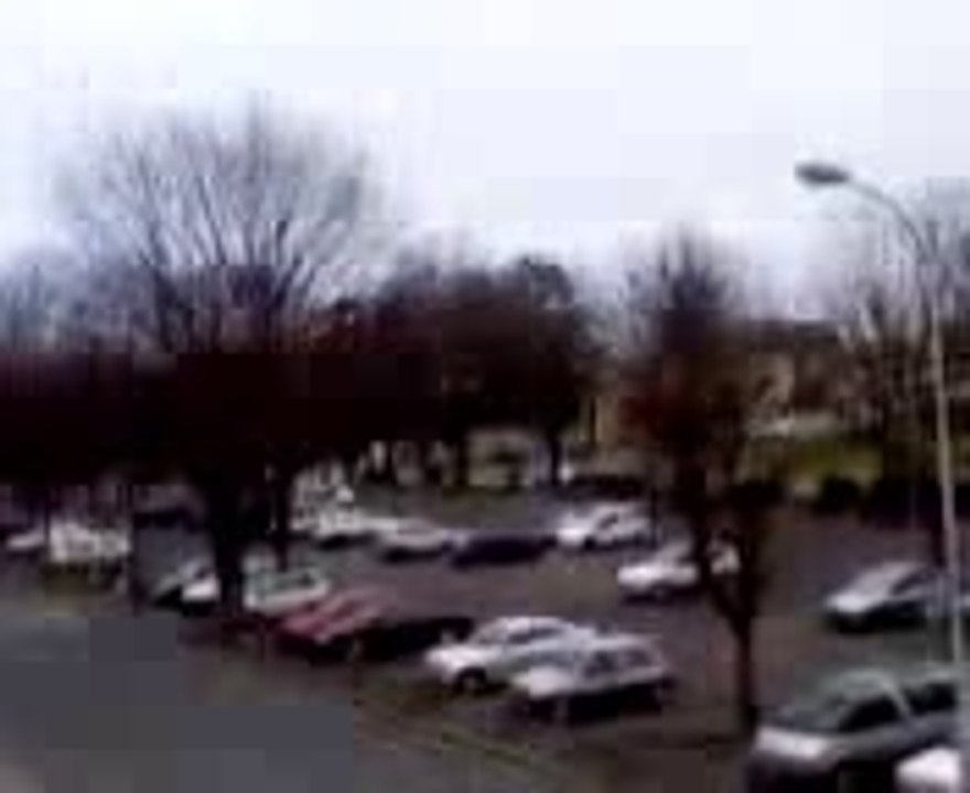 Roue arrière en YZ  dans la cité de la Grande Borne à Grigny (91)