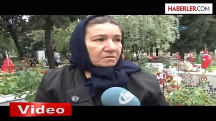 Şehitlikte Hüzünlü Anneler Günü
