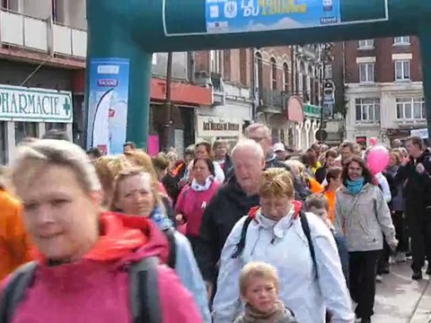 Près de 2000 marcheurs au départ de la randonnée du Louvre-Lens