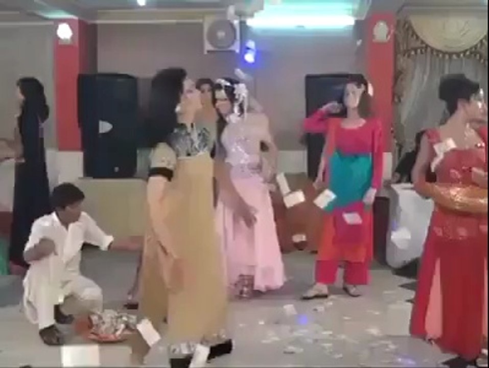 cute punjabi mujra.