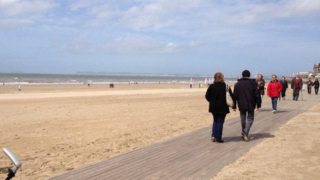Le hall de l'ancien hôtel des Roches noires