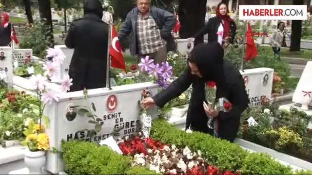 Edirnekapı Şehitliği'nde Anneler Günü