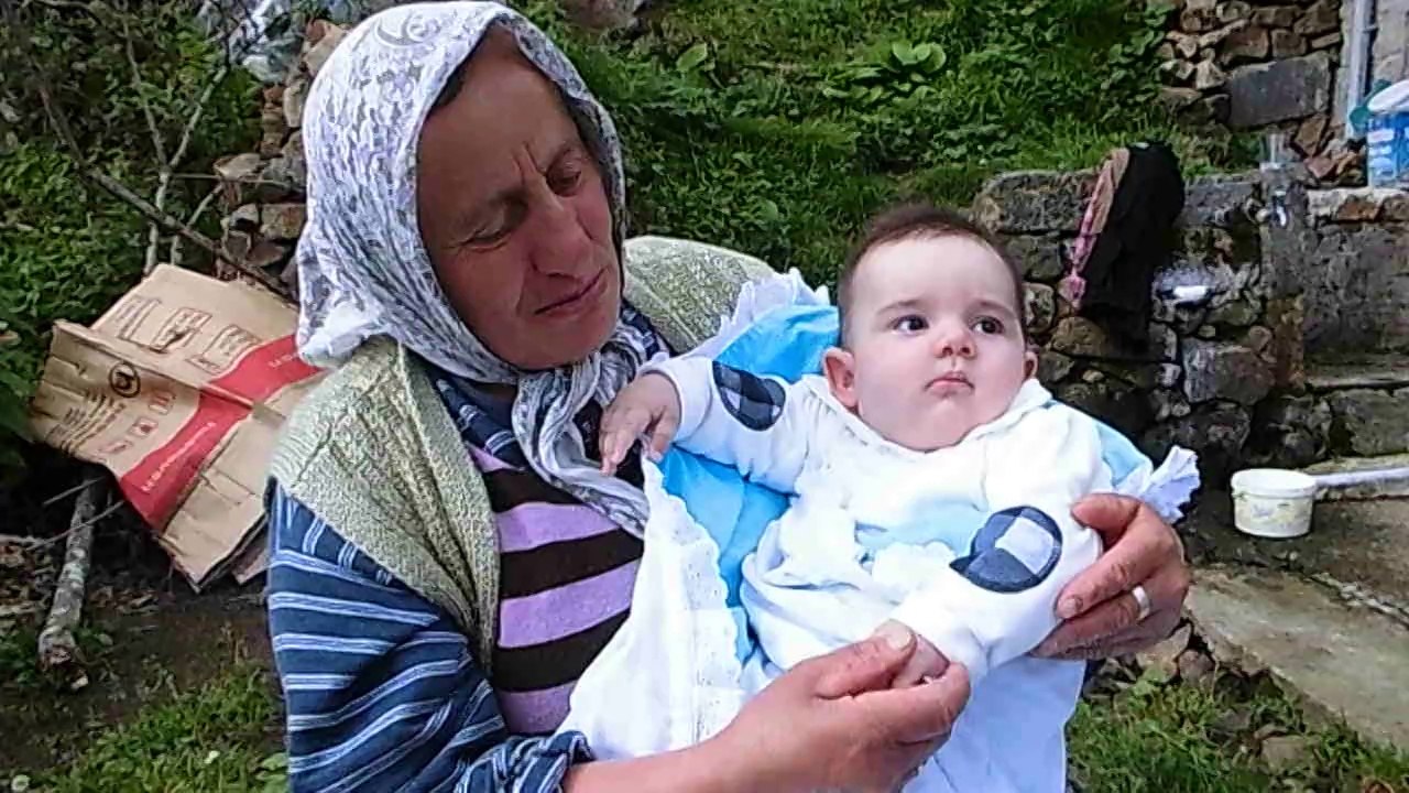 Aslıhan Anaç Halası Kaan Kanat'ı seviyor