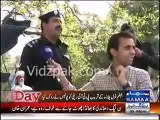 Jhelum Police dirty tactis CAUGHT by Samaa News Reporter ... See how Jhelum Police creating hurdles