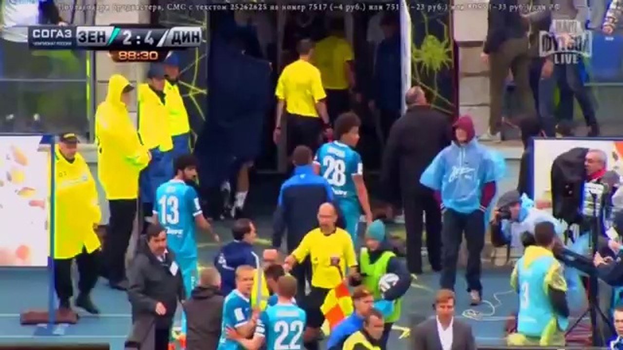 Oι οπαδοί της Ζενίτ προκαλούν τη διακοπή του αγώνα