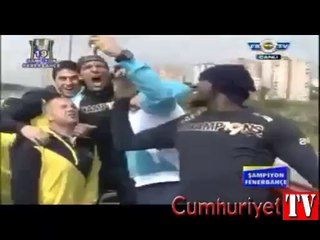 Fenerbahçe otobüsünde hem eğlence hem selfie