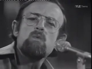 Dünyanın en güzel ıslık çalan adamı Roger Whittaker.